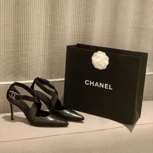 CHANEL HIGH HEELS 39