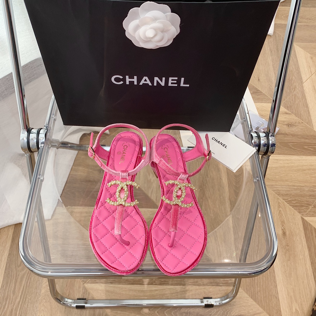CHANEL SLIPPERS 57
