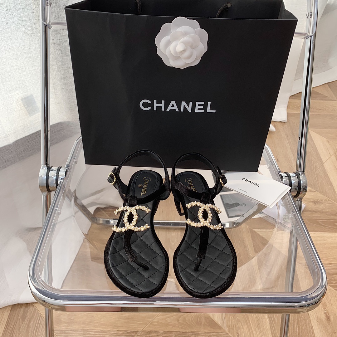 CHANEL SLIPPERS 59