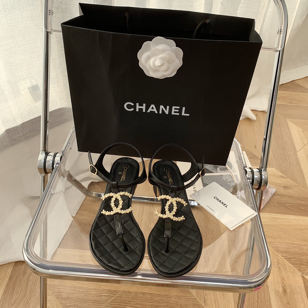 CHANEL SLIPPERS 62