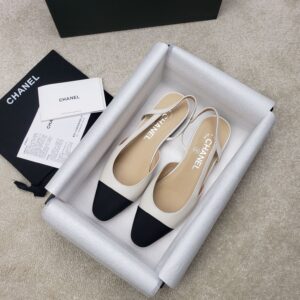 CHANEL FLATS 32