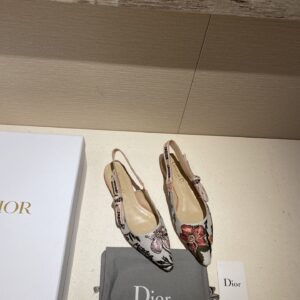 DIOR FLATS 4