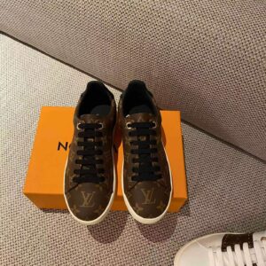 Louis Vuitton DIAMOND PLUG OUTLET