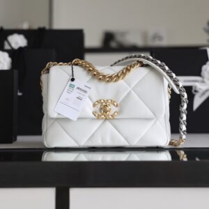 Chanel 19