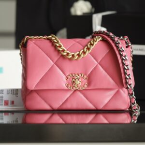 Chanel 19