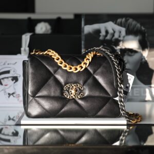 Chanel 19