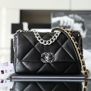 Chanel 19
