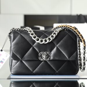 Chanel 19