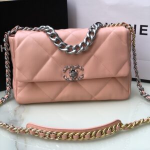 Chanel 19 medium