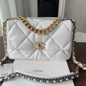 Chanel 19 medium