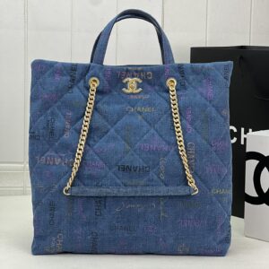 CHANEL TOTE
