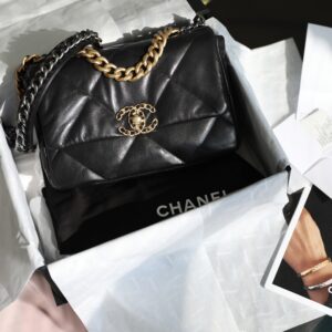 Chanel 19