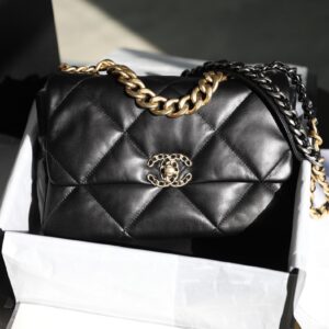 Chanel 19