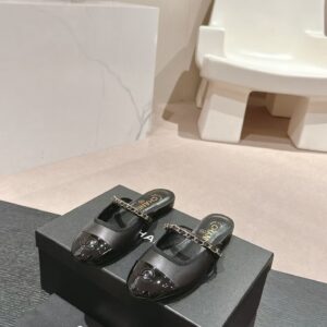 CHANEL Women’s Flip Flop Upper Leather Sandals